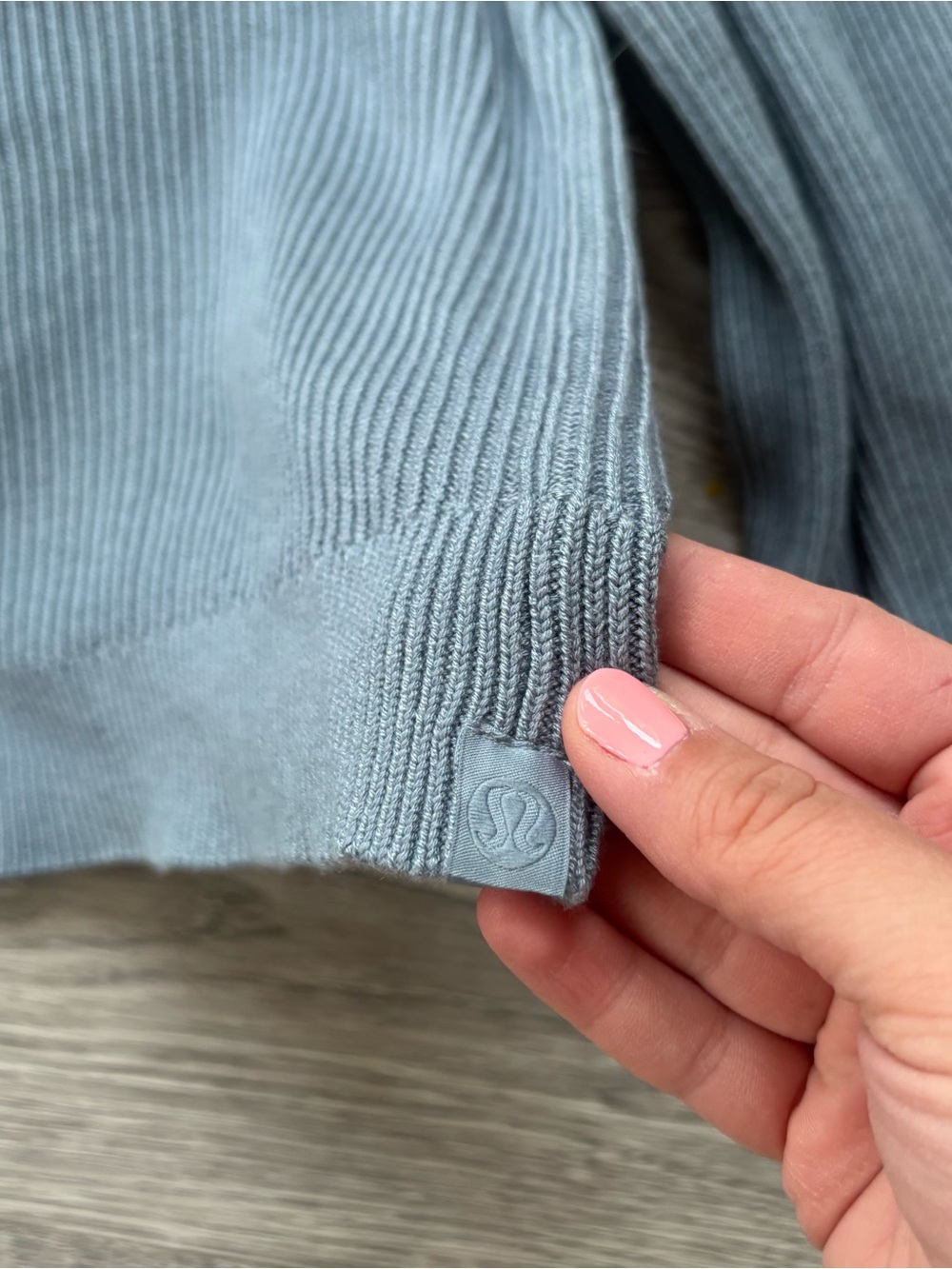 Lululemon Reversible Crossover Sweater Boolux Cashmere Blend Chambray Size 8 - Picture 7 of 9